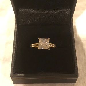 ❤️14k Fashion CZ ring, size 5
